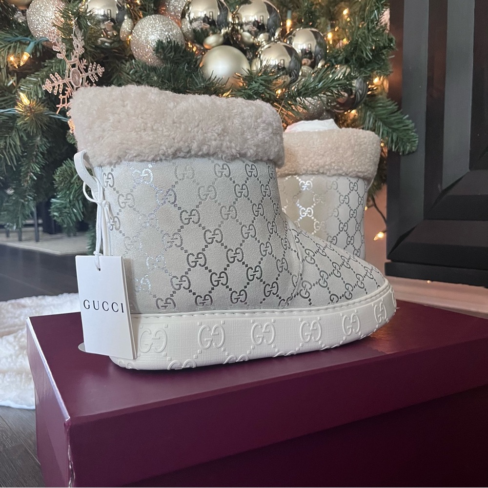 NEW Gucci Off White Silver Women’s Winter Boots Merino Wool Lining - 39 (US 9)